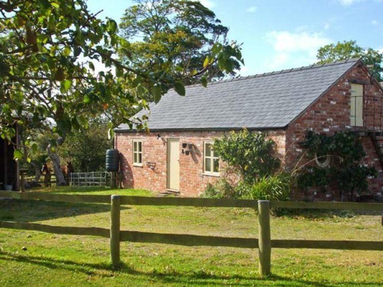 雷克瑟姆Little Pentre Barn With Cosy Logburner别墅 外观 照片